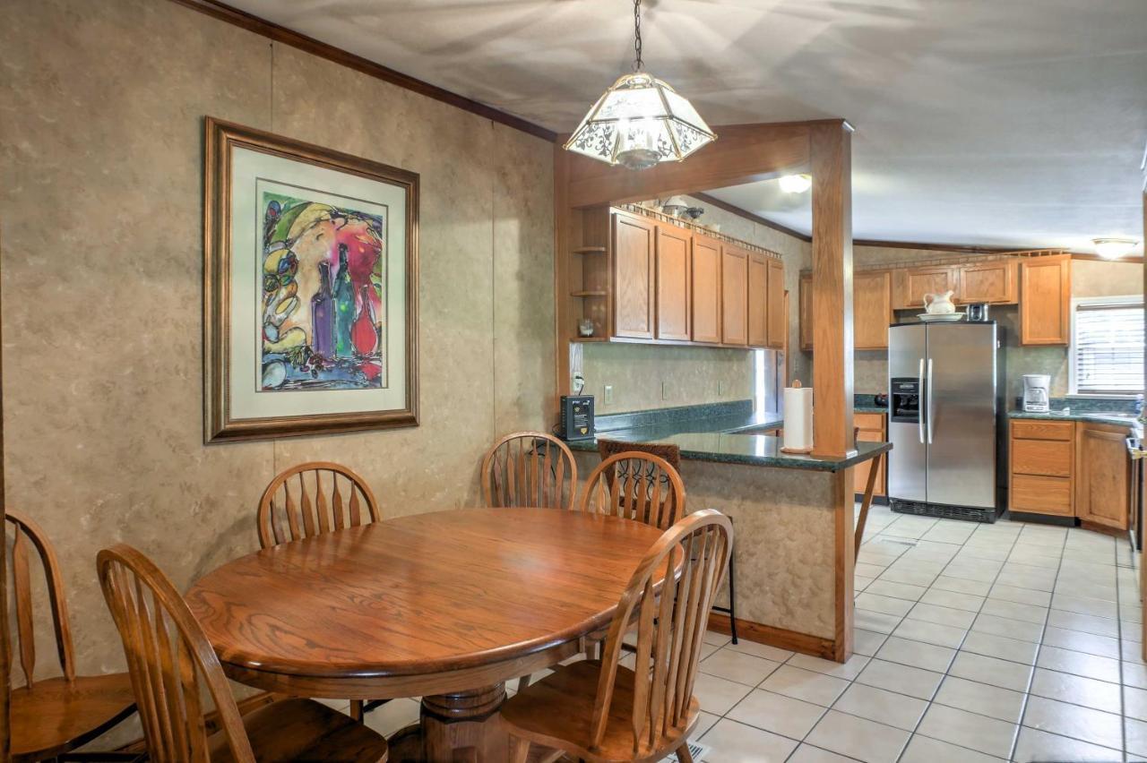 Ooltewah Cabin With Grill, Pool Table And Porch! Exteriör bild