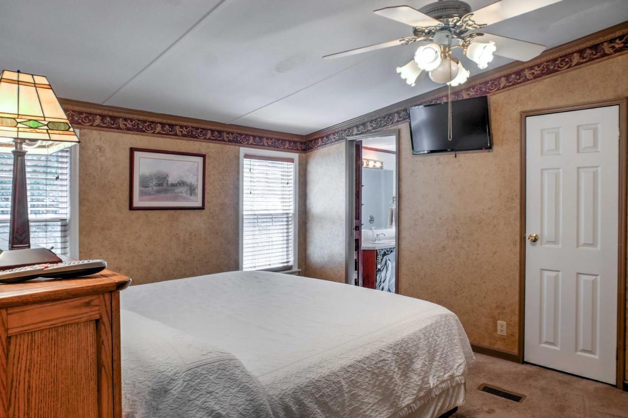 Ooltewah Cabin With Grill, Pool Table And Porch! Exteriör bild